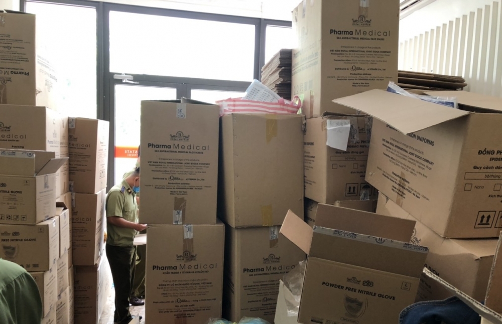 Hà Nội: Liên tiếp phát hiện vi phạm kinh doanh khẩu trang, thiết bị y tế 0343 img 20200801 203546